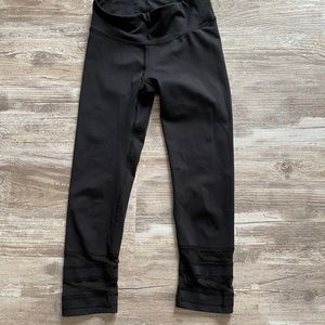 Black yoga pants calf length